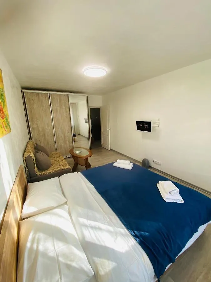 Real Home Apartments- Geroiv Dnipra Metro Station Киев 0*,  Украина